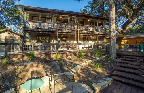 Seguin House | Waterhouse- 4 Bed, 3 bath, SUP, Kayak, Ping pong, Decks galore