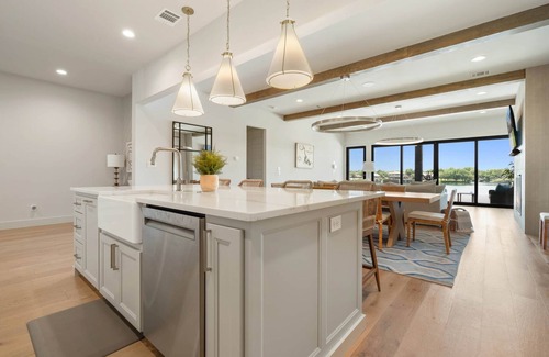 Kingsland House | Waterhouse at LBJ Residence II, 6 King Bedrooms, Pool, Spa, Boat/PWC Lift, Slide