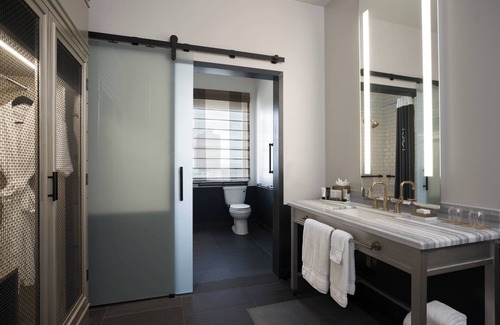 Baton Rouge Hotel | WATERMARK Baton Rouge, Autograph Collection