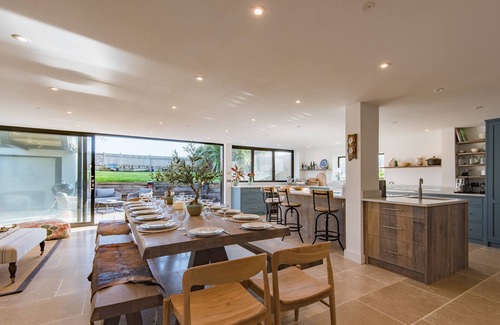 New Romney House | Waters Edge - a holiday let by Bloom Stays that sleeps 15 guests in 6 bedrooms