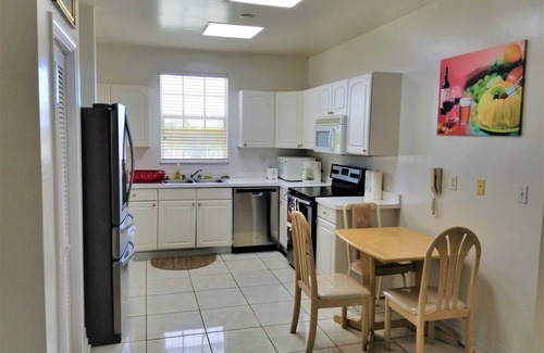Bahamas Terrace House | Waters Edge Condo With Boat Slip