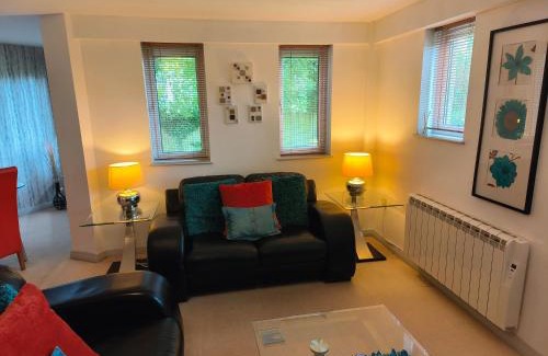 Lancaster Apartment | Waterside Apartment