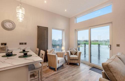 Poulton-le-Fylde Resort | Waterside Hambleton Lakeside Lodges