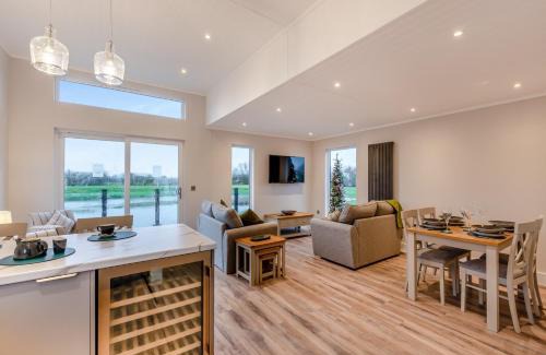 Poulton-le-Fylde Resort | Waterside Hambleton Lakeside Lodges