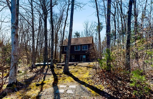 New Durham House | Waterside retreat with streaming, grill, open layout, full kitchen, & W/D