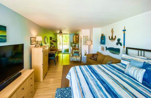 Saugatuck Hotel | Waterside Suites