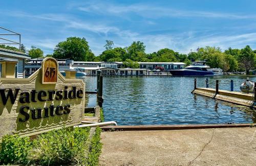 Saugatuck Hotel | Waterside Suites