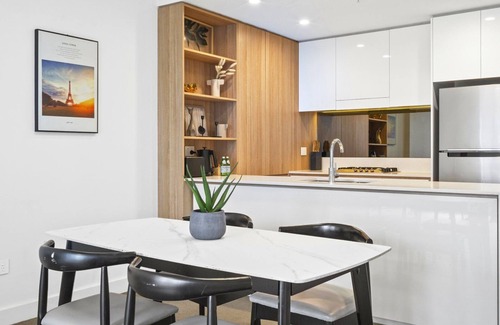 Sydney Olympic Park Apartment | Waterview Apt at Wentworth Point