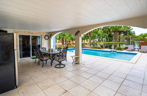 North Central Hollywood House | Waterview Zen with Large Pool and Outdoor TV