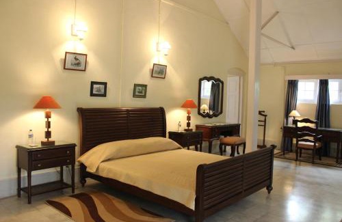 Tinsukia District Hotel | Wathai Heritage Bungalow