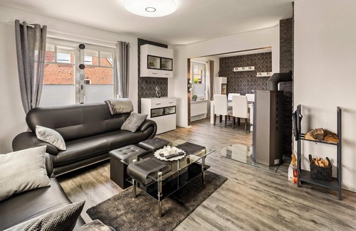 Freepsum House | "Watt Different" in Great Midlum! Cozy cottage for 4 people