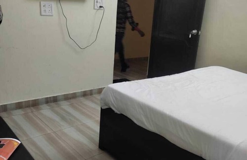 Kaladhungi Hotel | Wave Guest House