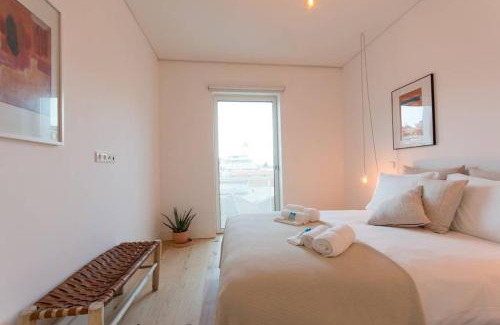 Sao Paulo Apartment | Wave of Light in Lisbon by Innkeeper