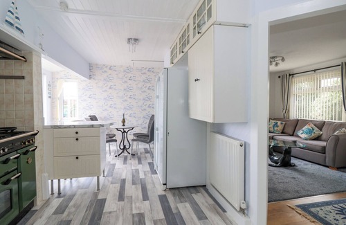 Hornsea House | WAVECREST, pet friendly, country holiday cottage in Hornsea