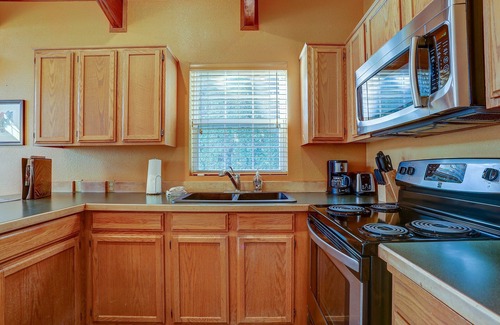 White Salmon House | Waveseeker - Walk to Downtown White Salmon, Sweet Retreat