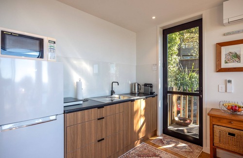 Onetangi Apartment | Wavesong | Stay Waiheke