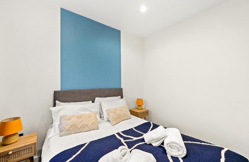 Swindon Apartment | Wayfield Apartment - Free Parking