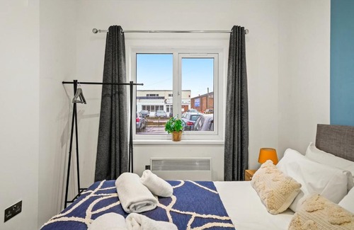 Swindon Apartment | Wayfield Apartment - Free Parking
