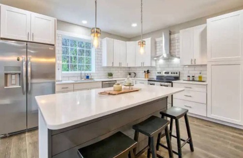 Waynesville House | Waynesville Chalet!Downtown! Hot tub! Fenced in private backyard! Walk downtown