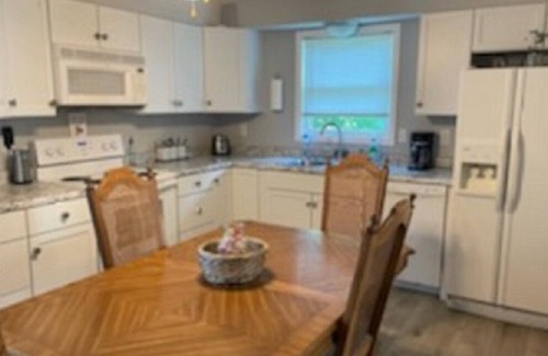 Waynesville House | Waynesville Clean 3 Bedroom home, 8 mins from base