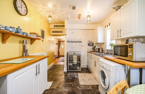 Staindrop Cottage | WAYSIDE COTTAGE, pet friendly, country holiday cottage in Staindrop