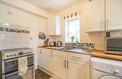 Staindrop Cottage | WAYSIDE COTTAGE, pet friendly, country holiday cottage in Staindrop