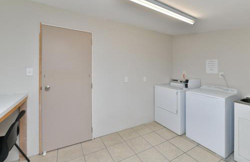 Woodend Hotel | Wayside Motel