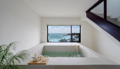 Gyeongju Villa | Waytree Ocean View Pool Villa