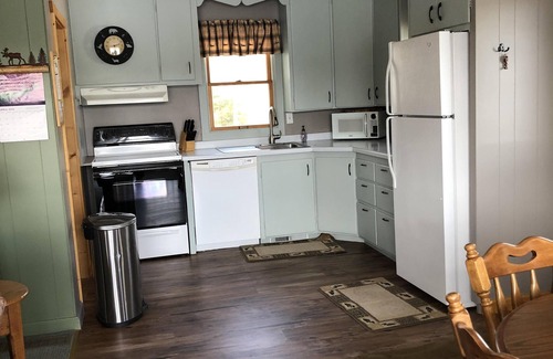 Drummond Cabin | We are that private getaway that you've been looking for on magical Rosa Lake!