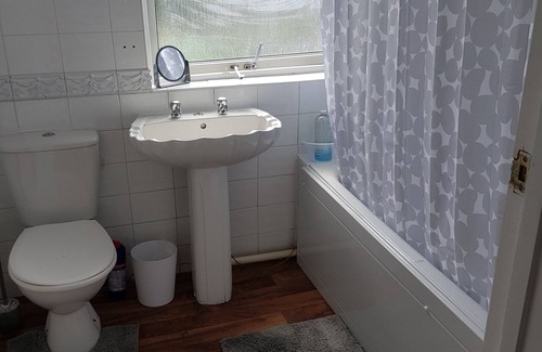 Eastbrook House | We have a beautiful 4 bedroom with all basic needs