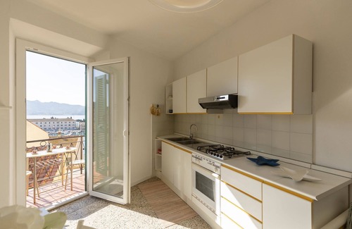 Portoferraio Old Town Apartment | We offer a nice and bright apartment, within the walls of the Medici. Strategic position for those w