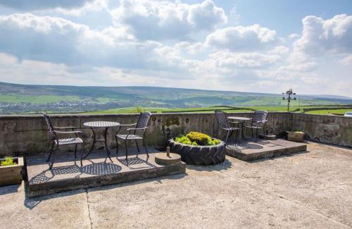 Sutton-in-Craven House | Weavers View