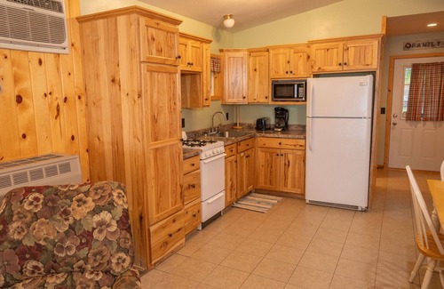 Hackensack Cabin | Webb Lake, Hackensack, Northern MN - 3 Bedroom, Sleeps 6 - Cabin #6 Blue Water