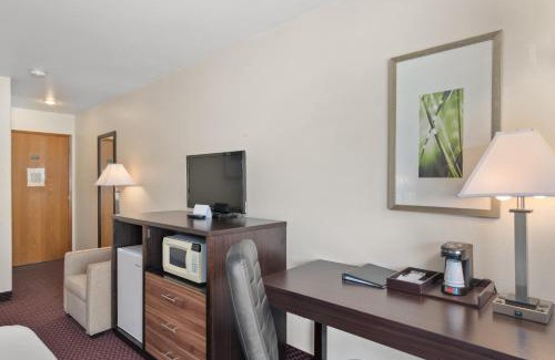 Dryden Hotel | Wedge Mountain Inn