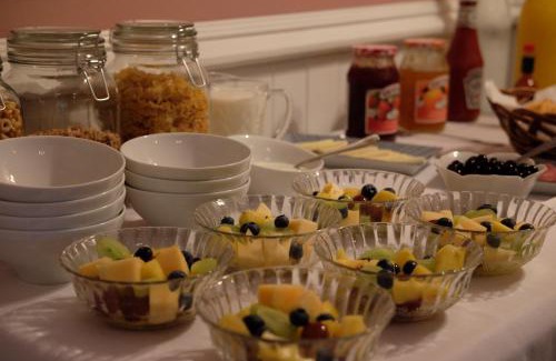 Crawford Bay Hotel | Wedgwood Manor and Glamping Retreat