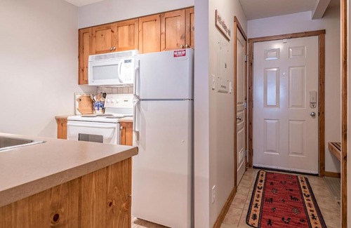 Silver Star Mountain Apartment | Wee Ski Chalet