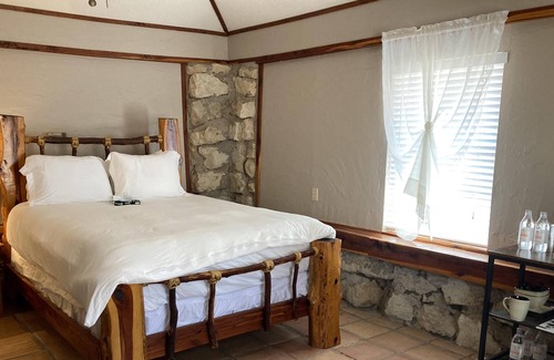 Myra Cabin | Weekend getaway in beautiful NTX hill country!