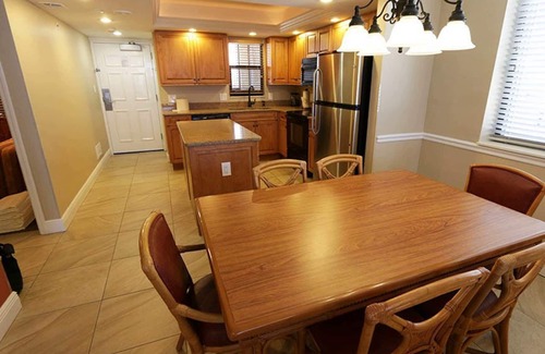 Marco Island Condo | Weeklong Vacation at Eagles Nest Beach Resort on Marco Island
