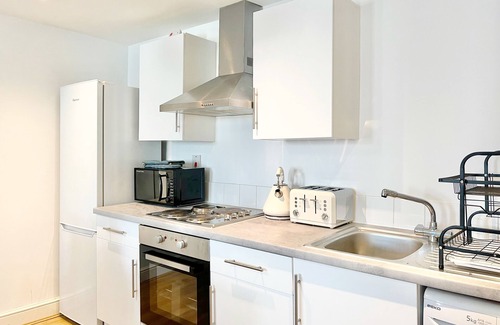 Bow Apartment | Weekly 2 BED Centurion Lane 20% OFF Family Business Relocation