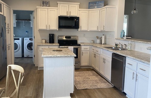 Homosassa House | Weekly/Monthly Discount: NEW Waterfront Home/Room for Boat/Close to Springs