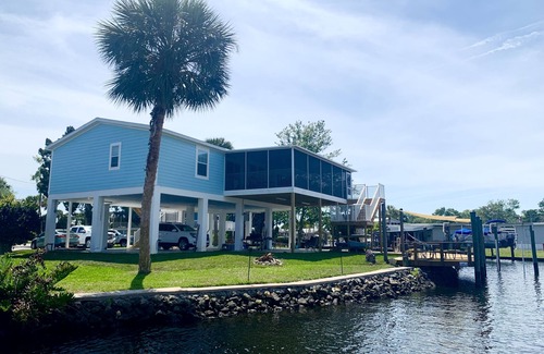 Homosassa House | Weekly/Monthly Discount: NEW Waterfront Home/Room for Boat/Close to Springs