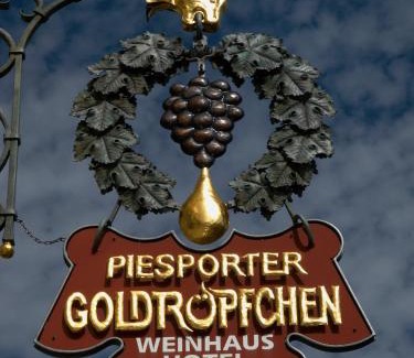 Piesport Hotel | Weingutshotel Piesporter Goldtröpfchen