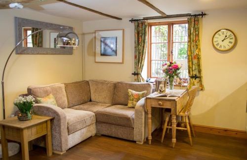 Maidstone House | Weir Cottage
