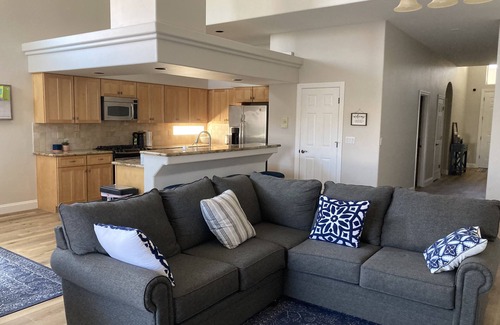 Fort Mohave House | WELCOME HOME SNOWBIRDS! Waterfront property in the beautiful Los Lagos Community