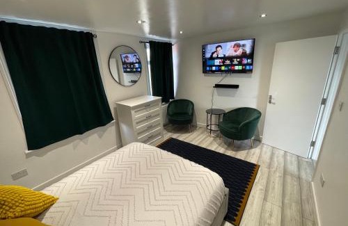 Swindon Apartment | welcome rooms 47A
