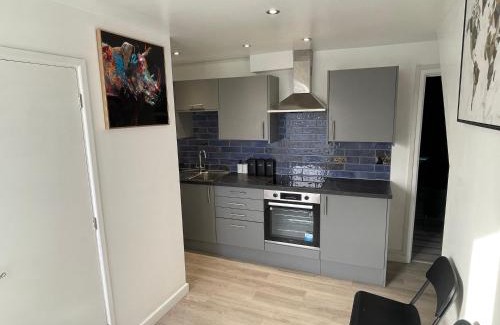 Swindon Apartment | welcome rooms 47A