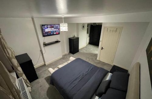 Swindon Apartment | Welcome rooms 54