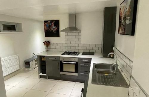 Swindon Apartment | Welcome rooms 54