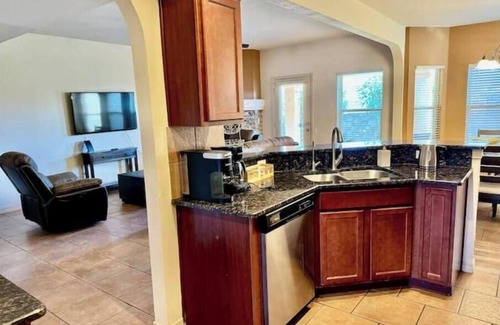 El Paso House | "Welcome to a stylish and spacious family retreat in El Paso"