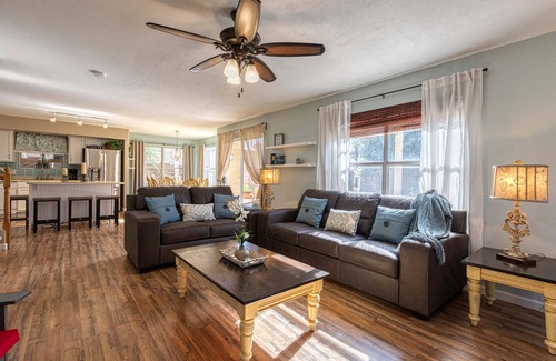 Peoria House | WELCOME TO ALEXANDRIA [Hassle free check out]